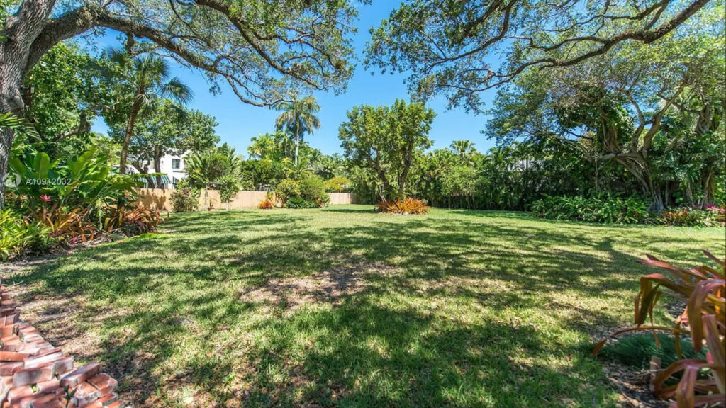 Land Acquisition and construct loan for Coconut Grove Florida